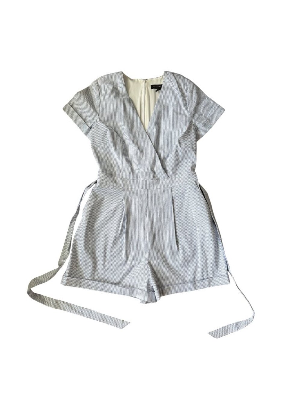 Banana Republic women's blue and white pinstripe short sleeve v-neck romper 4P